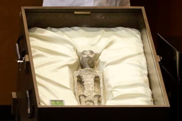 Jaime Maussan presents public hearing on UFOs in the Chamber of Deputies of Mexico September 12, 2023, Mexico City, Mexico: A specimen known as the Nazca Mummy is displayed at the Mexico Public Hearing on Unidentified Anomalous Phenomena in the Chamber of Deputies in Mexico City. on September 12, 2023 in Mexico City, Mexico, Credit:Luis Barron Eyepix Group Avalon Mexico, Mexico City, Mexico City  Copyright: xLuisxBarronx xEyepixxGroupx xAvalonx 0804897421