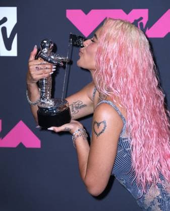 MTV Video Music Awards 2023 - Press Room - NJ Karol G attends the Press Room with the award at The 2023 MTV VMA at the Prudential Center in Newark, NJ on September 12, 2023. Photo by Charles Guerin ABACAPRESS.COM Newark NJ  Copyright: xGuerinxCharles ABACAx 867514_031 GuerinxCharles ABACAx 867514_031