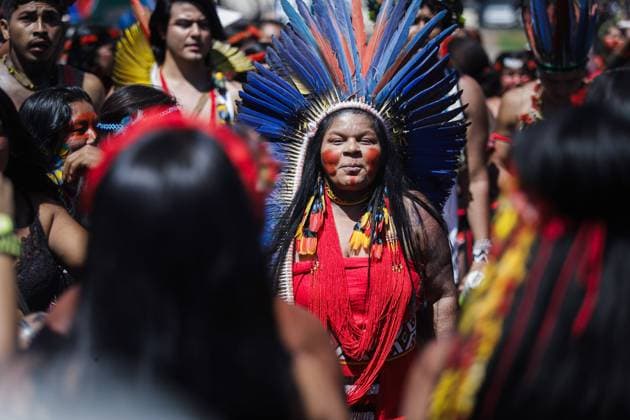 Bilder des Jahres 2023, News 09 September News Themen der Woche KW37 News Bilder des Tages BRASÍLIA, DF - 13.09.2023: MARCHA DAS MULHERES INDÍGENAS - The III March of Indigenous Women takes place today, 13 09, in Brasília. The event welcomes around four thousand women from different indigenous ethnicities from across the country. Organized by entities such as the Articulation of Indigenous Peoples of Brazil (APIB), the March& 39;s agenda is the demarcation of lands, the fight against the Temporal Framework, in addition to combating violence against indigenous women. x2433167x  LeoxBahia