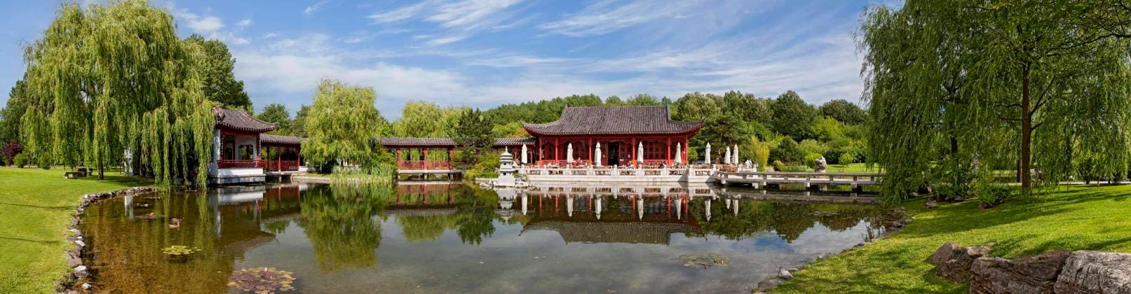 Panorama chinesischer Garten Gärten der Welt Marzahn Berlin Deutschland *** Panorama Chinese Garden Gardens the World Marzahn Berlin Germany Copyright: imageBROKER RolfxFischer iblrfi09632137.jpg RECORD DATE NOT STATED