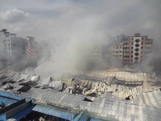 Bilder des Jahres 2023, News 09 September News Themen der Woche KW37 News Bilder des Tages September 14, 2023, Dhaka, Bangladesh: A massive fire broke out at the Mohammadpur Krishi Market around 4 a.m. in the capital. According to sources, at least 350 shops have been affected by the fire. Dhaka Bangladesh - ZUMAh143 20230914_aap_h143_011 Copyright: xMDxMehedixHasanx
