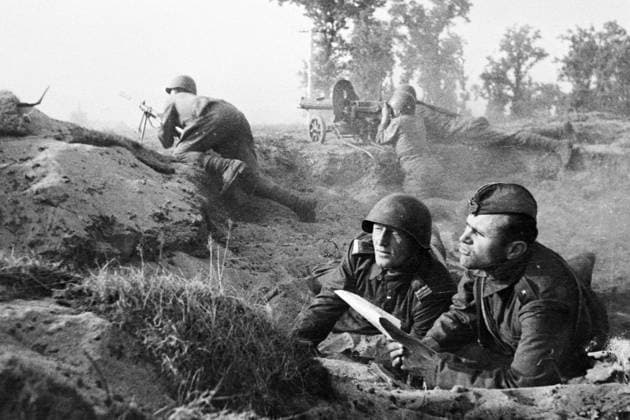 WWII POLAND MACHINE-GUNNERS 1285 01.09.1944 Polish machine-gunners. Zelma Sputnik Warsaw Poland  Copyright: xZelmax