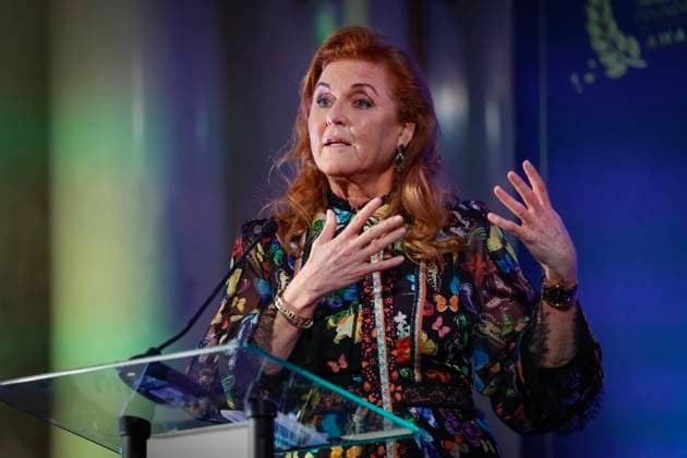 GÖTEBORG 20230914 Sarah Ferguson, Duchess of York, presents the perfect world foundation award to Sex and the City star Kristin Davis during a gala at the Stock Exchange in Gothenburg The perfect world foundation award is presented annually by the Swedish wildlife and nature organization The  Copyright: xAdamxIhse TTx THE PERFECT WORLD FOUNDATION AWARD TTABB0000000000214521