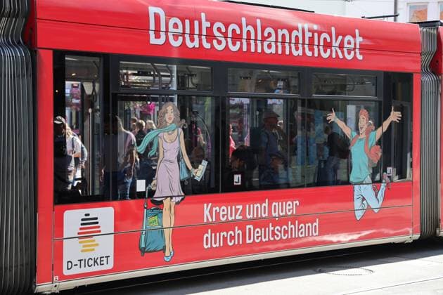 Erfurt 14.09.2023, Erfurt, eine Strassenbahn mit der Aufschrift Deutschlandticket