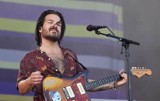 Entertainment Themen der Woche KW37 Entertainment Bilder des Tages Hockenheim Gluecksgefuehle-Festival auf dem Hockenheimring, 15.09.2023 Milky Chance mit Leadsaenger Clemens Rehbein, Gluecksgefuehle-Festival auf dem Hockenheimring, 15.09.2023, *** Hockenheim Gluecksgefuehle Festival at the Hockenheimring, 15 09 2023 Milky Chance with lead singer Clemens Rehbein, Gluecksgefuehle Festival at the Hockenheimring, 15 09 2023, Copyright: xEibner-Pressefoto JoergxNiebergax EP_JNL