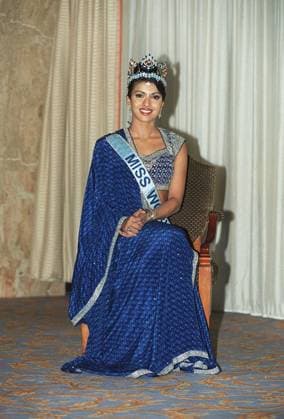 MISS WORLD 2000 (Priyanka Chopra - Miss India) COMPULSORY CREDIT: UPPA Photoshot Photo URH 017924 A-09 01.12.2000 MISS WORLD 2000 (Priyanka Chopra - Miss India), Credit: uppa.co.uk Avalon United Kingdom  Copyright: x xuppa.co.ukx xAvalonx 0775376831