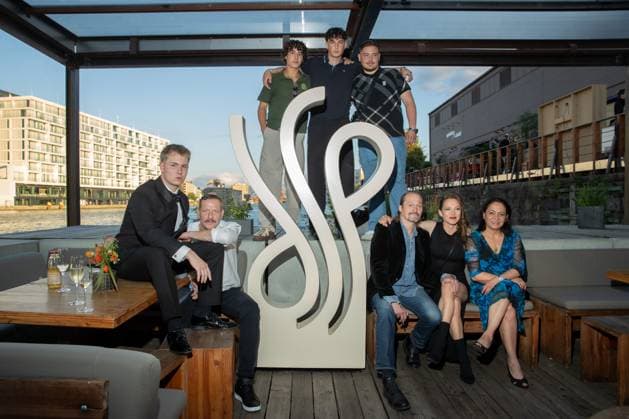 Award - Deutscher Schauspielpreis 2023 Franziska Wulf, Gerdy Zint, Vincent Wiemer, Levy Rico Arcos, Rafael Luis Klein-Heßling, David Scheller, Derman Eker bei der Verleihung Deutscher Schauspielpreis 2023 im Spindler und Klatt am 15.09.2023 in Berlin. Copyright: xEventpressxKochanx