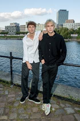 Award - Deutscher Schauspielpreis 2023 Oscar Belton und Emil Belton bei der Verleihung Deutscher Schauspielpreis 2023 im Spindler und Klatt am 15.09.2023 in Berlin. Copyright: xEventpressxKochanx