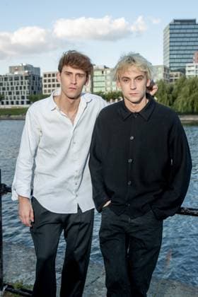 Award - Deutscher Schauspielpreis 2023 Oscar Belton und Emil Belton bei der Verleihung Deutscher Schauspielpreis 2023 im Spindler und Klatt am 15.09.2023 in Berlin. Copyright: xEventpressxKochanx
