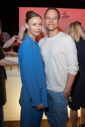 Award - Deutscher Schauspielpreis 2023 Vinzenz Kiefer mit Ehefrau Masha Tokareva bei der Verleihung Deutscher Schauspielpreis 2023 im Spindler und Klatt am 15.09.2023 in Berlin. Copyright: xEventpressxKochanx