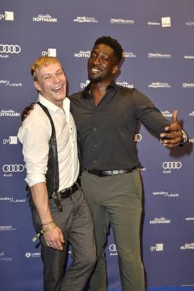 Julius Nitschkoff und Farba Dieng bei der Verleihung vom Deutschen Schauspielerpreis am 15.09.2023 in Berlin Deutscher Schauspielerpreis 2023 Verleihung in Berlin