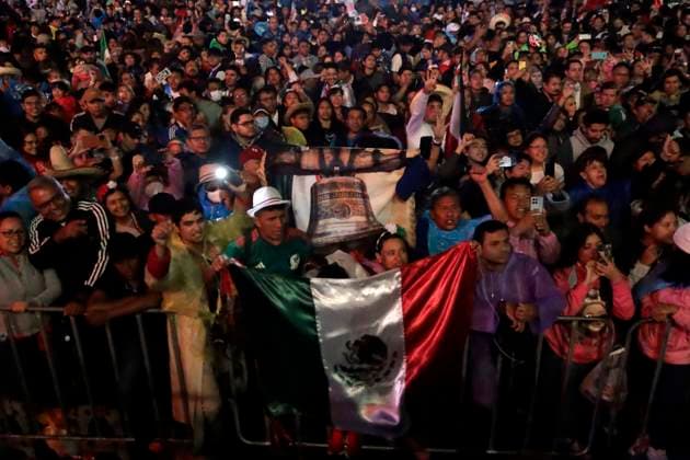 Andres Manuel Lopez Obrador, president of Mexico, gives the Cry of Independence September 15, 2023, Mexico City, Mexico: Thousands of Mexicans attend the ceremony of the Cry of Independence of Mexico, on the 213th anniversary of the beginning of the independence struggle, in the Zocalo in Mexico City. on September 15, 2023 in Mexico City, Mexico (Photo by Luis Barron Eyepix Group). Copyright: xLuisxBarronx xEyepixxGroupx LB_20230915_MEX_GRITO8