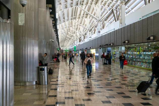 Innenbereich Terminal 1, Internationaler Flughafen Benito Juarez, Aeropuerto Internacional de la Ciudad de México, Mexiko Stadt, Mexiko, Mittelamerika Copyright: imageBROKER IanxMurray iblimu09638064.jpg