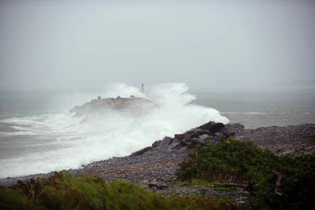 Bilder des Jahres 2023, News 09 September News Themen der Woche KW37 News Bilder des Tages September 16, 2023, Port Maitland, NS, Canada: Waves crash against a breakwater in Port Maitland, N.S. as post-tropical cyclone Lee approaches on Saturday, Sept. 16, 2023. Port Maitland Canada  - ZUMAc35_ 20230916_zaf_c35_042 Copyright: xBillxCurryx