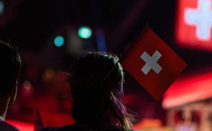 SVP-Wahlauftakt 2023 Das Symbol der Schweiz - ein weisses Kreuz auf rotem Grund - ist an der SVP-Wahlauftaktveranstaltung in der Swiss Life Arena in Zürich-Altstetten stehts präsent. (Zürich, Schweiz, 26.08.2023) *** SVP Election Kick-off 2023 The symbol of Switzerland a white cross on a red background is constantly present at the SVP election kick-off event in the Swiss Life Arena in Zurich Altstetten Zurich, Switzerland, 26 08 2023