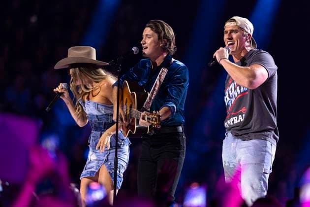 September 16, 2023, Hamilton, ON, Canada: The Reklaws perform with Drake Milligan during the Canadian Country Music Awards in Hamilton, Ont., Saturday, Sept. 16, 2023. Hamilton Canada  - ZUMAc35_ 20230916_zaf_c35_251 Copyright: xNickxIwanyshynx