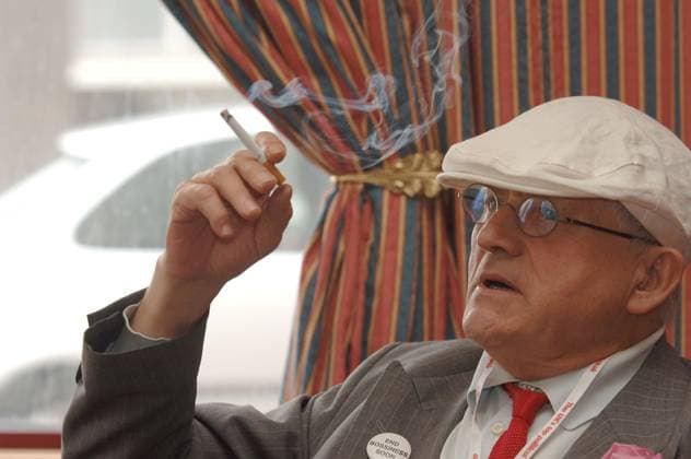 Labour Party Conference - Day 3 Artist DAVID HOCKNEY was at the Labour party Conference in Brighton today to attack the Government s plan to ban smoking in most if not all indoor public places. Speaking at a meeting organised by the smokers lobby group Forest , Hockney will argue that the Governments proposals are a step to far . Date:28.09.2005 ., Credit:Photoshot Avalon United Kingdom, Brighton  Copyright: xPhotoshotx xAvalonx 0505590140