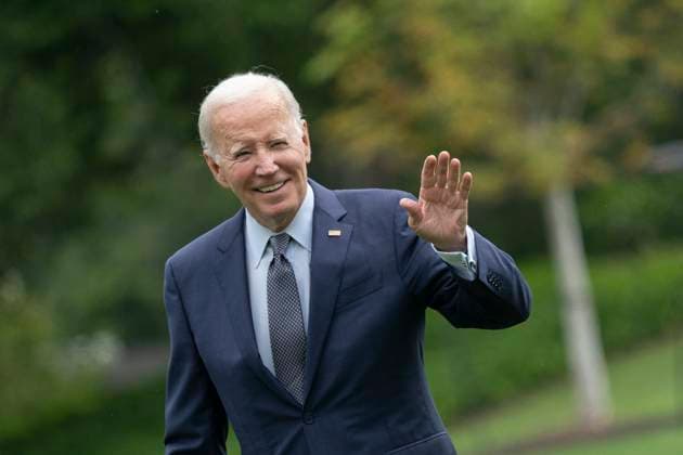 News Themen der Woche KW37 News Bilder des Tages President Joe Biden arrives on the South lawn of the White House United States President Joe Biden arrives on the South lawn of the White House in Washington, DC after a visit to Wilmington, DE, September 17, 2023. Credit: Chris Kleponis Pool ABACAPRESS.COM WASHINGTON DC United States  Copyright: xPool ABACAx 868057_014 Pool ABACAx 868057_014