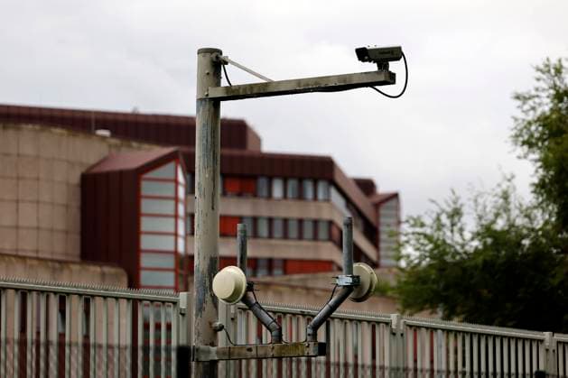 Das Bundesamt für Verfassungsschutz (BfV) in Chorweiler. Zwischen Verfassungsschutz-Chef Thomas Haldenwang und der Partei AfD schwelt eine Art Dauerfehde. Immer wieder erklärt der Präsident des Bundesamts für Verfassungsschutz die Partei zur Gefahr für die Demokratie. (Themenbild, Symbolbild) Köln, 13.09.2023 NRW Deutschland *** The Federal Office for the Protection of the Constitution BfV in Chorweiler Between the head of the Office for the Protection of the Constitution Thomas Haldenwang and the party AfD smolders a kind of permanent feud Again and again, the president of the Federal Office for the Protection of the Constitution declares the party a danger to democracy Topic image, symbol image Cologne, 13 09 2023 NRW Germany Copyright: xChristophxHardtx