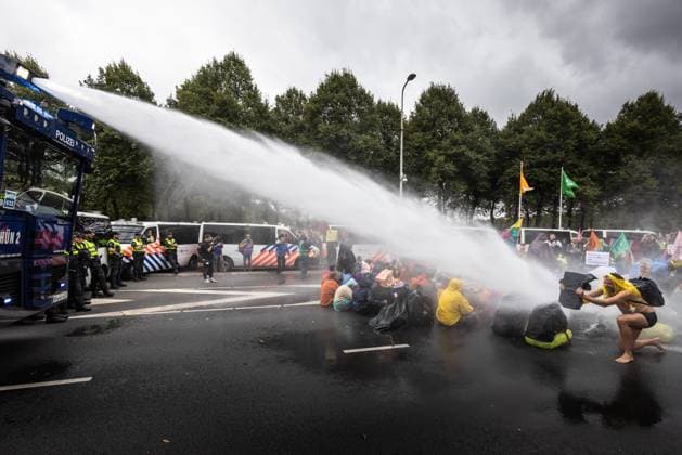 News Themen der Woche KW38 News Bilder des Tages THE HAGUE - Action group Extinction Rebellion blocked the highway for the eleventh day in a row in protest against government regulations that support the fossil industry. ANP LAURENS VAN PUTTEN netherlands out - belgium out  Copyright: xx x478689103x originalFilename: 478689103.jpg