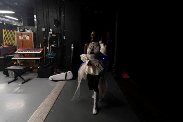 September 19, 2023, Toronto, ON, Canada: Debby Friday is seen backstage following her performance at Massey Hall for the 2023 Polaris Music Prize Gala in Toronto, on Tuesday, Sept. 19, 2023. Toronto Canada  - ZUMAc35_ 20230919_zaf_c35_133 Copyright: xSpencerxColbyx