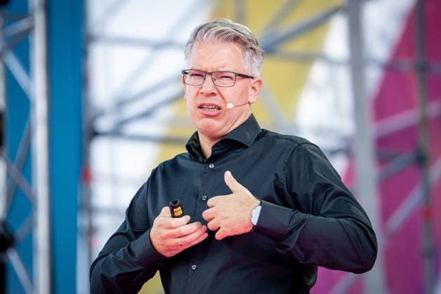 News Themen der Woche KW38 News Bilder des Tages DIGITAL X das Event fuer eine branchenuebergreifende Digitalisierungsinitiative in Koeln Frank Thelen CEO Freigeist Capital im Portrait bei seiner Keynote auf der Hauptbuehne der Digital X Messe am Mediapark in Koeln, Koeln, 20.09.2023 Koeln Nordrhein-Westfalen Deutschland *** DIGITAL X the event for a cross-industry digitization initiative in Cologne Frank Thelen CEO Freigeist Capital in portrait during his keynote on the main stage of the Digital X trade fair at the Mediapark in Cologne, Cologne, 20 09 2023 Cologne North Rhine-Westphalia Germany