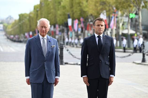 News Themen der Woche KW38 News Bilder des Tages King Charles Visit To France - Ceremony At The Arc De Triomphe Britain s King Charles III and French President Emmanuel Macron attending an official welcoming ceremony at the Arc de Triomphe in Paris on September 20, 2023, on the first day of a state visit to France. Photo by Jacques Witt Pool ABACAPRESS.COM Paris France  Copyright: xWittxJacques Pool ABACAx 868485_025 WittxJacques Pool ABACAx 868485_025