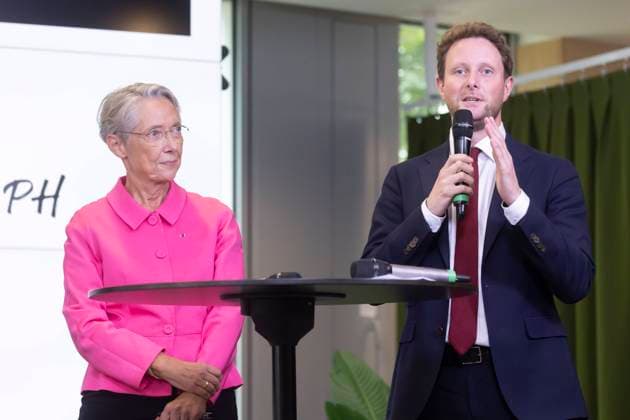 Saint Denis, France September 20, 2023 - Inter-ministerial Committee on Disability (CIH) at the SNCF Rimbaud Campus. With less than a year to go to the Paris 2024 Olympic and Paralympic Games, the Prime Minister signs an action plan to accelerate transport accessibility - Elisabeth borne, clement beaune COMITE INTERMINISTERIEL DU HANDICAP, POLITIQUE, ACCESSIBILITE DANS LES TRANSPORTS, CNCPH, MATIGNON  Copyright: xVincentxIsorex