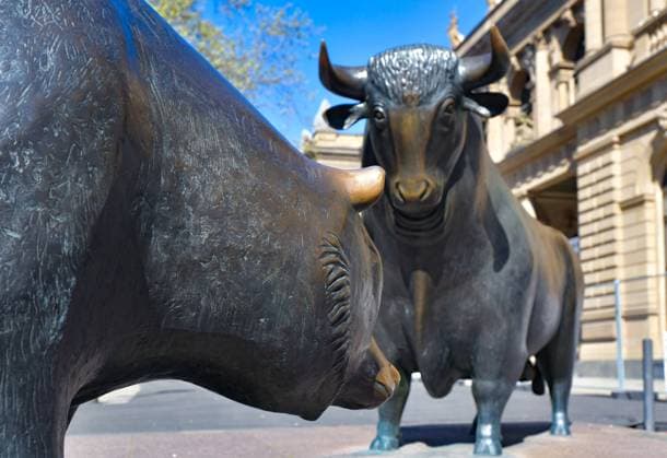 21.09.2023, xblx, Bulle und Baer vor der Frankfurter Boerse, Wertpapierhandel, emwirt Frankfurt am Main *** 21 09 2023, xblx, bull and bear in front of Frankfurt stock exchange, securities trading, emwirt Frankfurt am Main