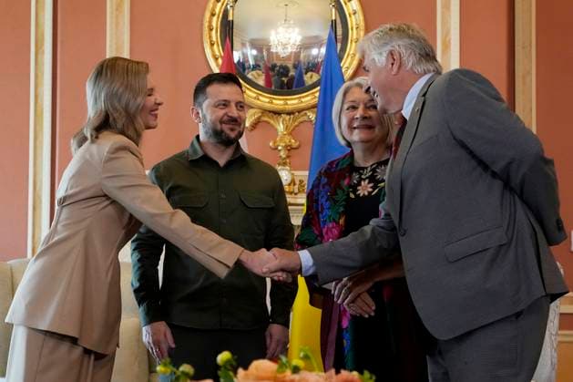 Kanada, Wolodymyr Selenskyj in Ottawa September 22, 2023, Ottawa, ON, Canada: Ukrainian President Volodymyr Zelenskyy, second from left, and his wife Olena Zelenska, left, meet with Governor General Mary Simon, second from right, and her husband Whit Fraser in Ottawa on Friday, Sept. 22, 2023. Ottawa Canada - ZUMAc35_ 20230922_zaf_c35_008 Copyright: xAdrianxWyldx