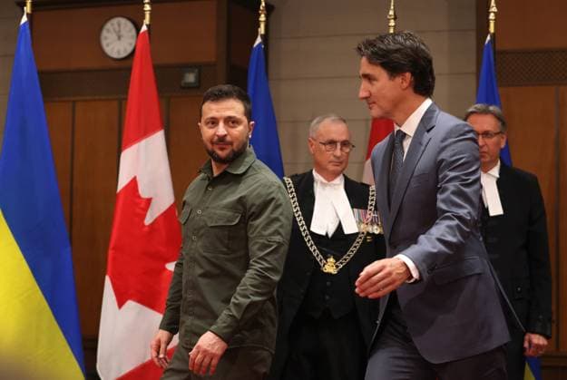 Kanada, Justin Trudeau trifft Wolodymyr Selenskyj in Ottawa September 22, 2023, Ottawa, ON, Canada: Ukrainian President Volodymyr Zelenskyy and Prime Minister Justin Trudeau leave a signing ceremony on Parliament Hill in Ottawa on Friday, Sept. 22, 2023. Ottawa Canada  - ZUMAc35_ 20230922_zaf_c35_055 Copyright: xPatrickxDoylex