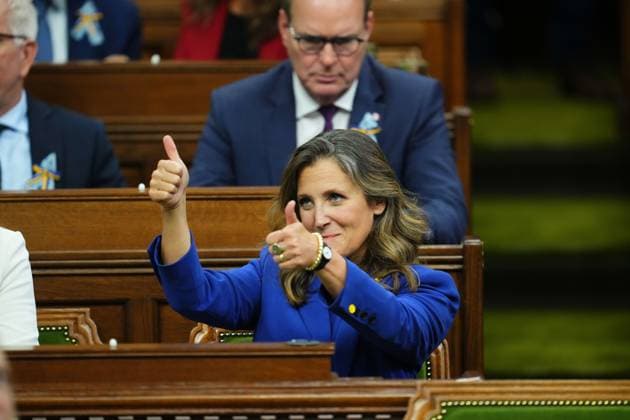 September 22, 2023, Ottawa, ON, Canada: Finance Minister and Deputy Prime Minister Chrystia Freeland signaks two thumbs up as she waits for Ukrainian President Volodymyr Zelenskyy to deliver his speech to the House of Commons in Ottawa on Friday, Sept. 22, 2023. Ottawa Canada  - ZUMAc35_ 20230922_zaf_c35_076 Copyright: xSeanxKilpatrickx