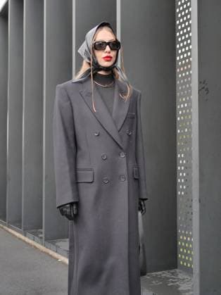 Third day at the Milan women s fashion week autumn winter 2023 2024 collections, numerous guests at the Gucci fashion show parading on the city streets with very original outfits. Guests, fashion bloggers, celebrities before and after the Gucci fashion show at the Milan fashion week women s autumn winter 2023 2024 collections Milan Milan Italy -  Copyright: xIPA ABACAx BRIPA20230923_445 IPA ABACAx BRIPA20230923_445