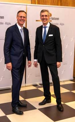 22.09.2023, Internationales Klassikfestival: Festival der Nationen 2023, im Kurhaus Bad Wörishofen im Unterallgäu, Eröffungskonzert im Kursaal mit Pianist Igor Levit (GER) und Orchester Camerata Salzburg. Vorher der Empfang der Ehrengäste. Die Veranstalter, v.li: Werner Roch und Winfried Roch aus Türkheim. 22.09.2023, Klassikfestival Bad Wörishofen 22.09.2023, Klassikfestival Bad Wörishofen