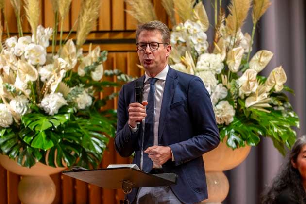 22.09.2023, Internationales Klassikfestival: Festival der Nationen 2023, im Kurhaus Bad Wörishofen im Unterallgäu, Eröffungskonzert im Kursaal mit Pianist Igor Levit (GER) und Orchester Camerata Salzburg. Eröffnungsrede von Staatsminister für Wissenschaft und Kunst Markus Blume. 22.09.2023, Klassikfestival Bad Wörishofen 22.09.2023, Klassikfestival Bad Wörishofen
