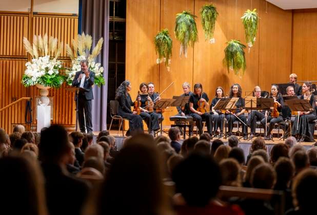 22.09.2023, Internationales Klassikfestival: Festival der Nationen 2023, im Kurhaus Bad Wörishofen im Unterallgäu, Eröffungskonzert im Kursaal mit Pianist Igor Levit (GER) und Orchester Camerata Salzburg. Eröffnungsrede von Bürgermeister Stefan Welzel (Bad Wörishofen). 22.09.2023, Klassikfestival Bad Wörishofen 22.09.2023, Klassikfestival Bad Wörishofen
