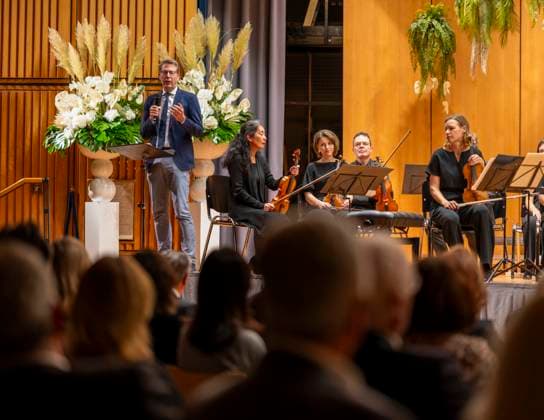 22.09.2023, Internationales Klassikfestival: Festival der Nationen 2023, im Kurhaus Bad Wörishofen im Unterallgäu, Eröffungskonzert im Kursaal mit Pianist Igor Levit (GER) und Orchester Camerata Salzburg. Eröffnungsrede von Staatsminister für Wissenschaft und Kunst Markus Blume. 22.09.2023, Klassikfestival Bad Wörishofen 22.09.2023, Klassikfestival Bad Wörishofen