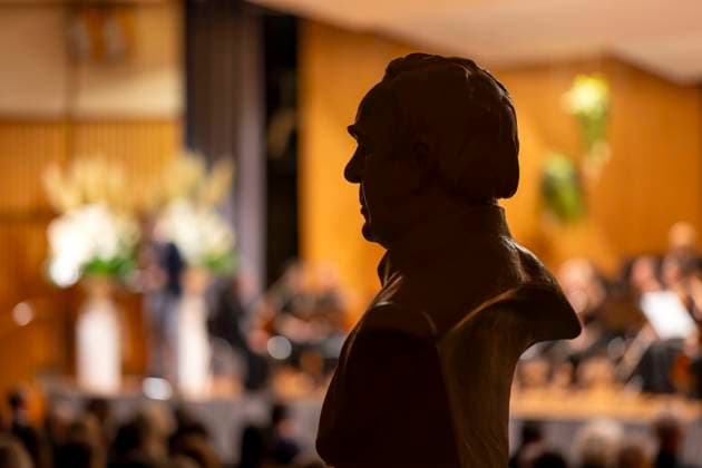 22.09.2023, Internationales Klassikfestival: Festival der Nationen 2023, im Kurhaus Bad Wörishofen im Unterallgäu, Eröffungskonzert im Kursaal mit Pianist Igor Levit (GER) und Orchester Camerata Salzburg. 22.09.2023, Klassikfestival Bad Wörishofen 22.09.2023, Klassikfestival Bad Wörishofen