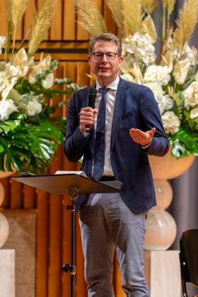 22.09.2023, Internationales Klassikfestival: Festival der Nationen 2023, im Kurhaus Bad Wörishofen im Unterallgäu, Eröffungskonzert im Kursaal mit Pianist Igor Levit (GER) und Orchester Camerata Salzburg. Eröffnungsrede von Staatsminister für Wissenschaft und Kunst Markus Blume. 22.09.2023, Klassikfestival Bad Wörishofen 22.09.2023, Klassikfestival Bad Wörishofen