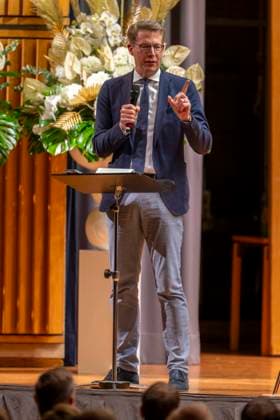 22.09.2023, Internationales Klassikfestival: Festival der Nationen 2023, im Kurhaus Bad Wörishofen im Unterallgäu, Eröffungskonzert im Kursaal mit Pianist Igor Levit (GER) und Orchester Camerata Salzburg. Eröffnungsrede von Staatsminister für Wissenschaft und Kunst Markus Blume. 22.09.2023, Klassikfestival Bad Wörishofen 22.09.2023, Klassikfestival Bad Wörishofen