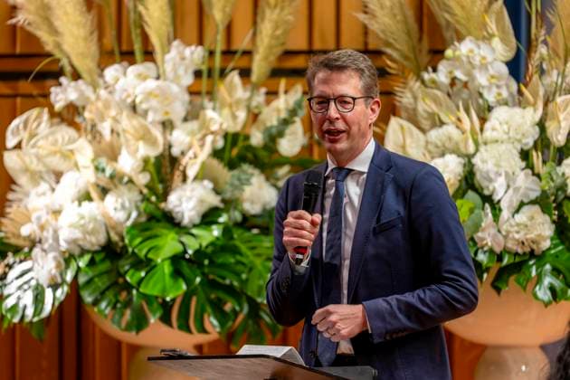 22.09.2023, Internationales Klassikfestival: Festival der Nationen 2023, im Kurhaus Bad Wörishofen im Unterallgäu, Eröffungskonzert im Kursaal mit Pianist Igor Levit (GER) und Orchester Camerata Salzburg. Eröffnungsrede von Staatsminister für Wissenschaft und Kunst Markus Blume. 22.09.2023, Klassikfestival Bad Wörishofen 22.09.2023, Klassikfestival Bad Wörishofen
