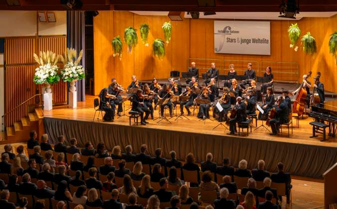 22.09.2023, Internationales Klassikfestival: Festival der Nationen 2023, im Kurhaus Bad Wörishofen im Unterallgäu, Eröffungskonzert im Kursaal Orchester Camerata Salzburg. 22.09.2023, Klassikfestival Bad Wörishofen 22.09.2023, Klassikfestival Bad Wörishofen