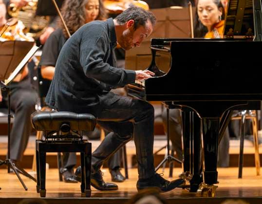 22.09.2023, Internationales Klassikfestival: Festival der Nationen 2023, im Kurhaus Bad Wörishofen im Unterallgäu, Eröffungskonzert im Kursaal mit Pianist Igor Levit (GER) und Orchester Camerata Salzburg. 22.09.2023, Klassikfestival Bad Wörishofen 22.09.2023, Klassikfestival Bad Wörishofen
