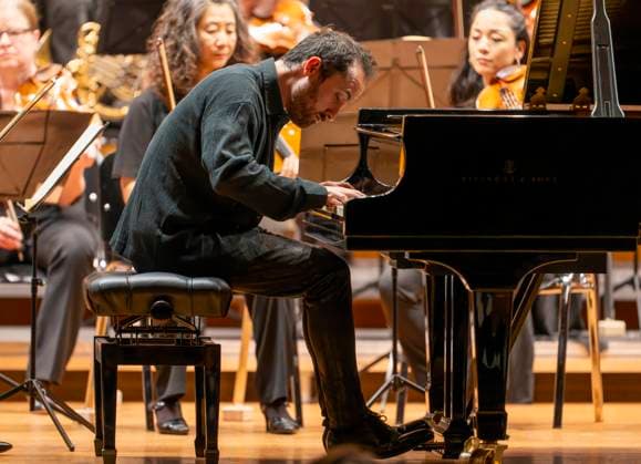 22.09.2023, Internationales Klassikfestival: Festival der Nationen 2023, im Kurhaus Bad Wörishofen im Unterallgäu, Eröffungskonzert im Kursaal mit Pianist Igor Levit (GER) und Orchester Camerata Salzburg. 22.09.2023, Klassikfestival Bad Wörishofen 22.09.2023, Klassikfestival Bad Wörishofen