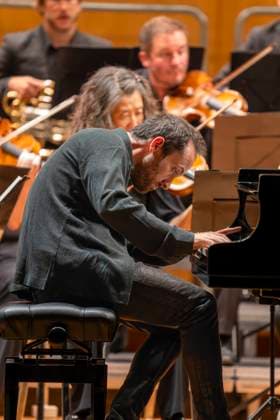 22.09.2023, Internationales Klassikfestival: Festival der Nationen 2023, im Kurhaus Bad Wörishofen im Unterallgäu, Eröffungskonzert im Kursaal mit Pianist Igor Levit (GER) und Orchester Camerata Salzburg. 22.09.2023, Klassikfestival Bad Wörishofen 22.09.2023, Klassikfestival Bad Wörishofen
