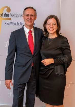 23.09.2023, Internationales Klassikfestival: Festival der Nationen 2023, im Kurhaus Bad Wörishofen im Unterallgäu, Konzert im Kursaal mit Pianist Igor Levit (GER) und vbw-Festival-Orchester. Ehrengäste: Werner Roch mit Ehefrau 23.09.2023, Klassikfestival Bad Wörishofen 23.09.2023, Klassikfestival Bad Wörishofen