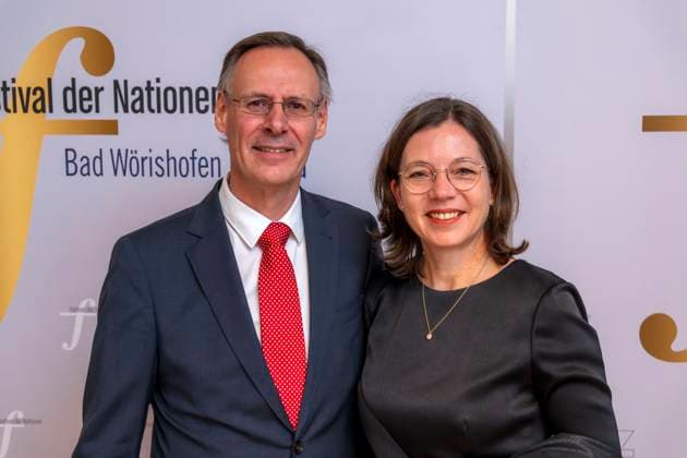 23.09.2023, Internationales Klassikfestival: Festival der Nationen 2023, im Kurhaus Bad Wörishofen im Unterallgäu, Konzert im Kursaal mit Pianist Igor Levit (GER) und vbw-Festival-Orchester. Ehrengäste: Werner Roch mit Ehefrau 23.09.2023, Klassikfestival Bad Wörishofen 23.09.2023, Klassikfestival Bad Wörishofen