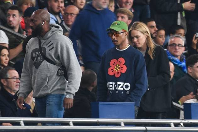 Entertainment Themen der Woche KW38 VIPs Watch PSG v OM Pharrell Williams attending the Ligue 1 Uber Eats match between Paris Saint-Germain Football Club and Olympique de Marseille at Parc des Princes on September 24, 2023 in Paris, France. Photo by Lionel Urman ABACAPRESS.COM Paris France  Copyright: xUrmanxLionel ABACAx 869099_039 UrmanxLionel ABACAx 869099_039