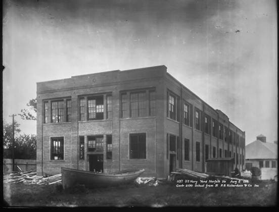 RECORD DATE NOT STATED Historic photographs of the Norfolk Naval shipyard located in the Fifth Naval District. Operating under the Department of Defense and the Department of the Navy. Copyright: xpiemagsx piemagsnornavshpy24062023-933 !ACHTUNG AUFNAHMEDATUM GESCHÄTZT!