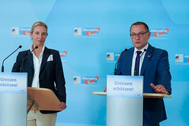 AfD-Bundestagsfraktion, Alice Weidel, Tino Chrupalla Fraktionssitzung AfD-Bundestagsfraktion, Pressestatement, Vorsitzende der AfD-Bundestagsfraktion, Bundessprecher, Alice Weidel, Tino Chrupalla Berlin Berlin GER *** AfD parliamentary group, Alice Weidel, Tino Chrupalla parliamentary group meeting AfD parliamentary group, press statement, chairwoman of the AfD parliamentary group, federal spokesman, Alice Weidel, Tino Chrupalla Berlin Berlin GER